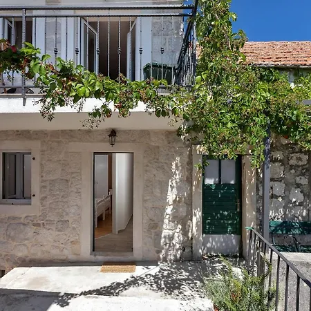 House Nede 別荘 Tučepi