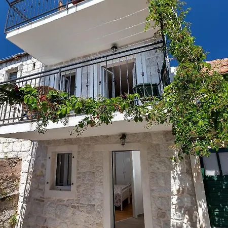 House Nede Tucepi