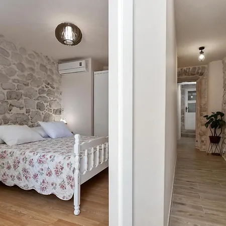 House Nede Holiday home