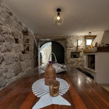 بيت للعطل House Nede Tučepi